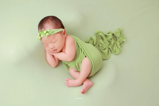 巴音郭楞蒙古宝宝边吃边拉正常吗